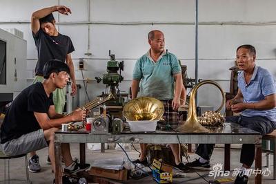 他們?cè)谝舴兄赂?></a></div>
<div   id=